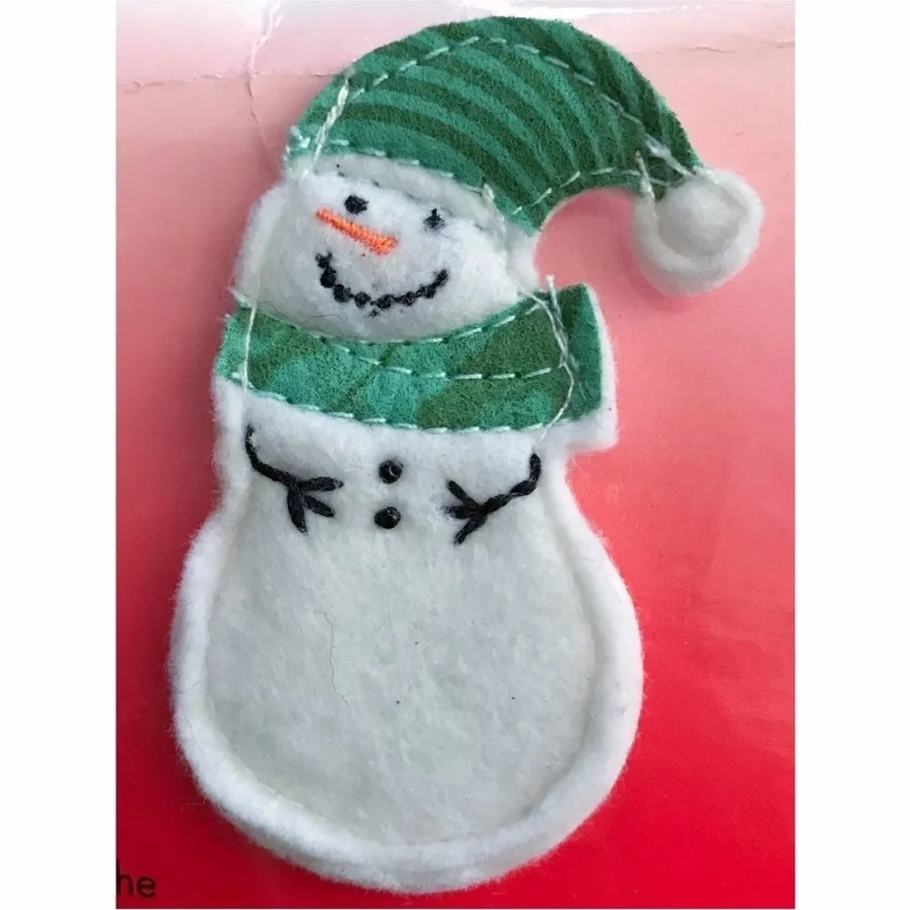 Hallmark Happy Snowman Felt Pin Brooch Christmas Kitsch Whimsical Winter Fun